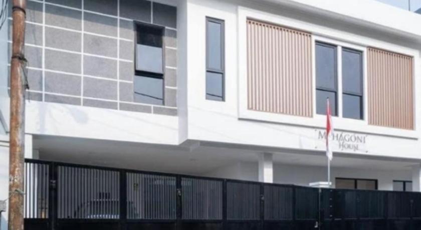 Oyo 94143 Mahagoni House Syariah Hotel Bogor Kültér fotó