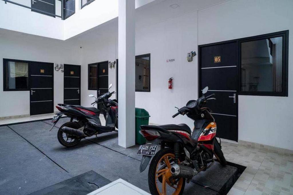 Oyo 94143 Mahagoni House Syariah Hotel Bogor Kültér fotó